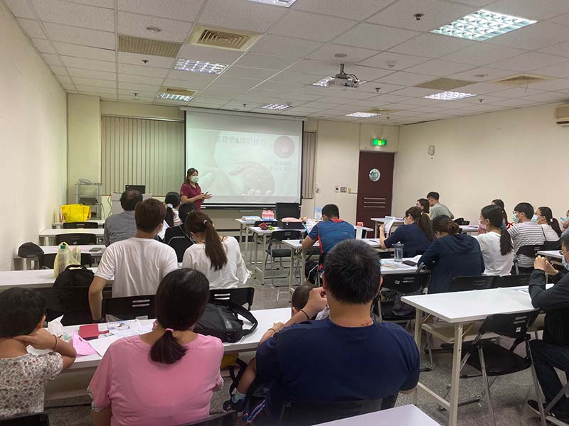 7月講座【無痛乳腺疏通及親餵姿勢/黃助產士】